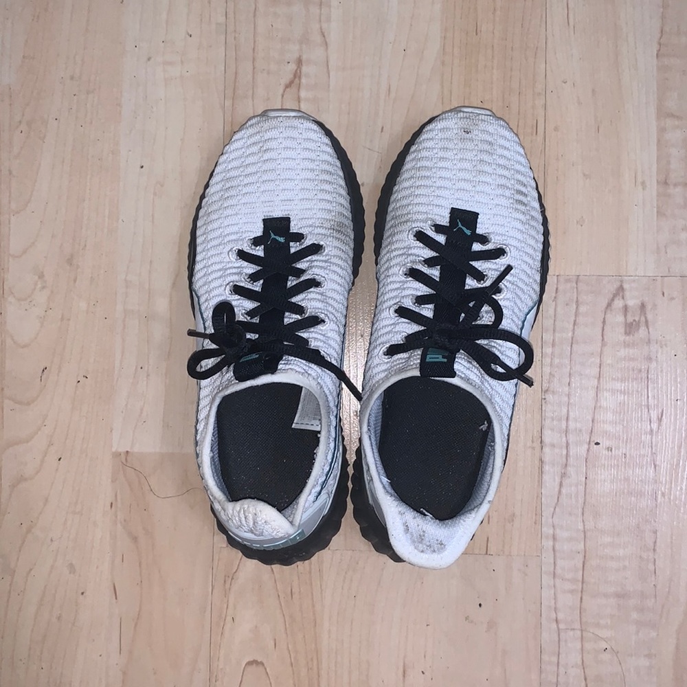 Puma Defy sneakers